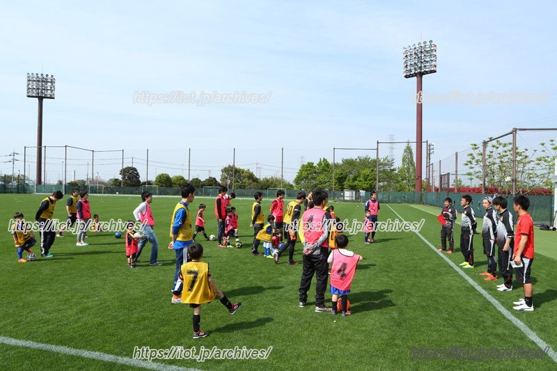 親子でサッカーを楽しむこともできる