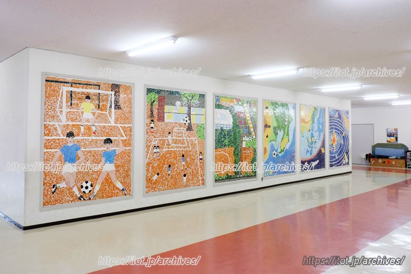 廊下に飾られた卒業制作