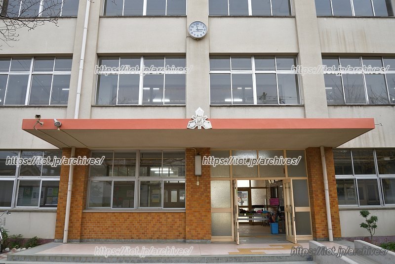 「大阪市立阪南小学校」正面入り口