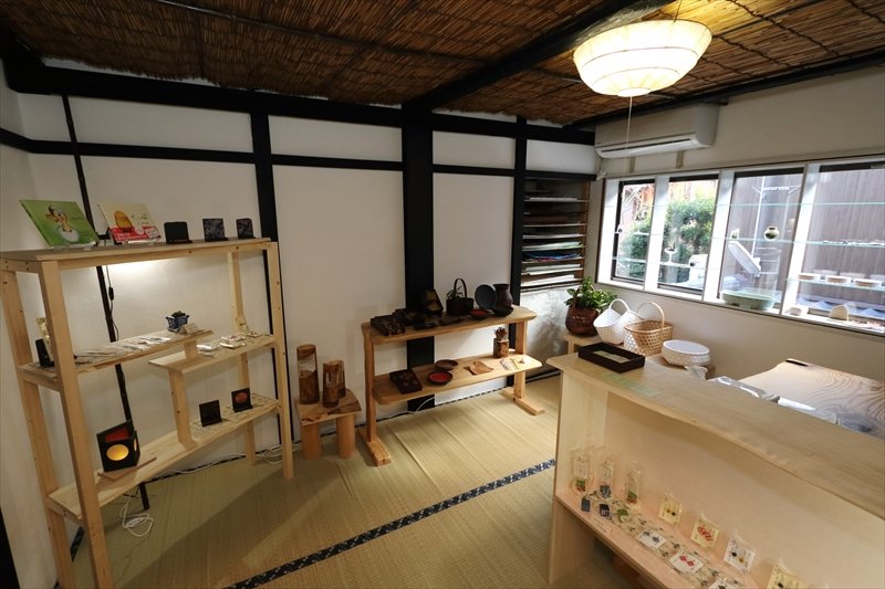 「夢一人」の店内