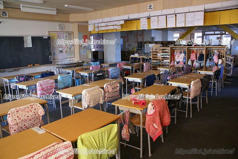 「川崎市立御幸小学校」教室内
