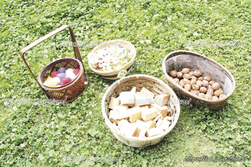 幼稚園がカフェになる「1 Day Caf&eacute;」、「野菜マルシェ」など様々な行事も