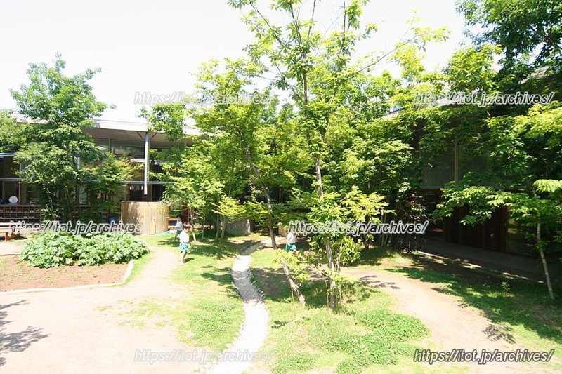 近代的に見える園舎の原点は「日本の昔の大農家」