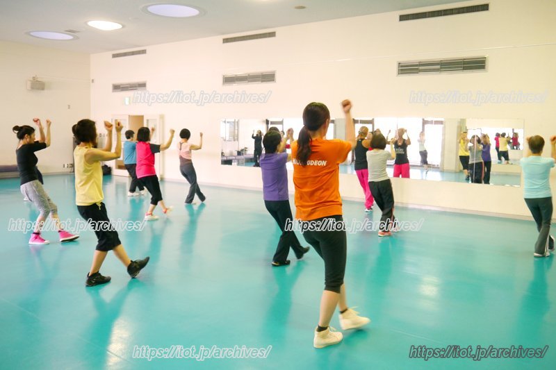 ダンスやフィットネスの教室も開催