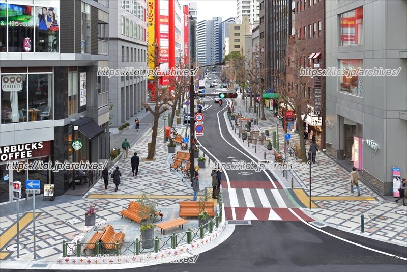 整備された人が中心の道路