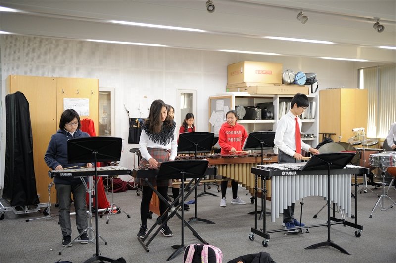 様々な国籍の生徒を受け入れる