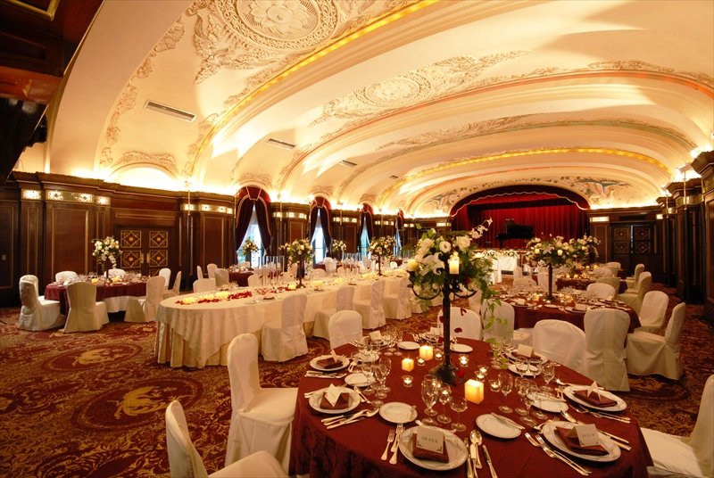 「レインボーボールルーム」