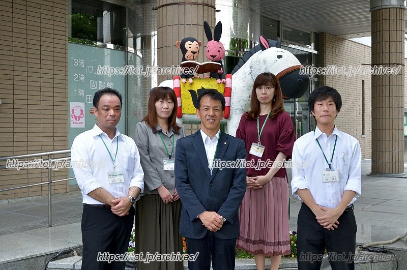 住民票や印鑑登録などの届出・手続きが可能／四條畷市田原支所 笹田耕司さん 塩見一郎さん