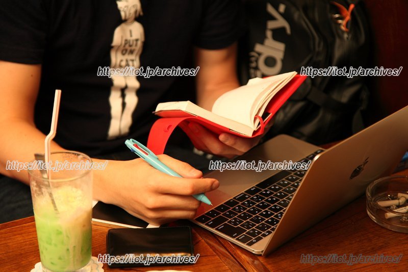 取材は自分の足を頼りに地道に