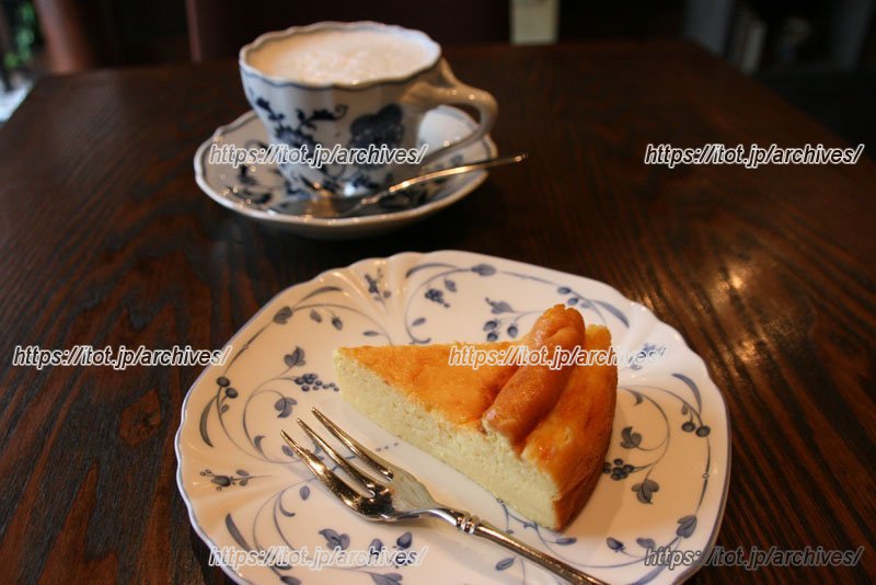お店自慢のチーズケーキ