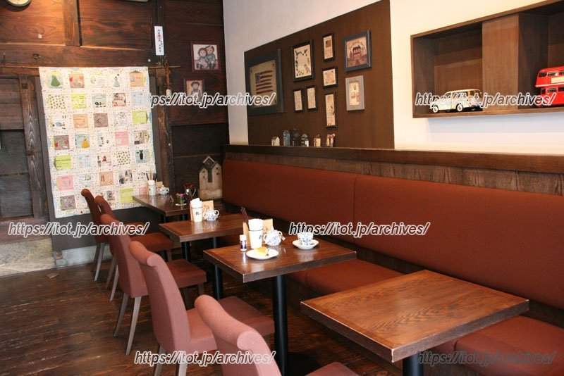 女性客を中心に多くの人が訪れる