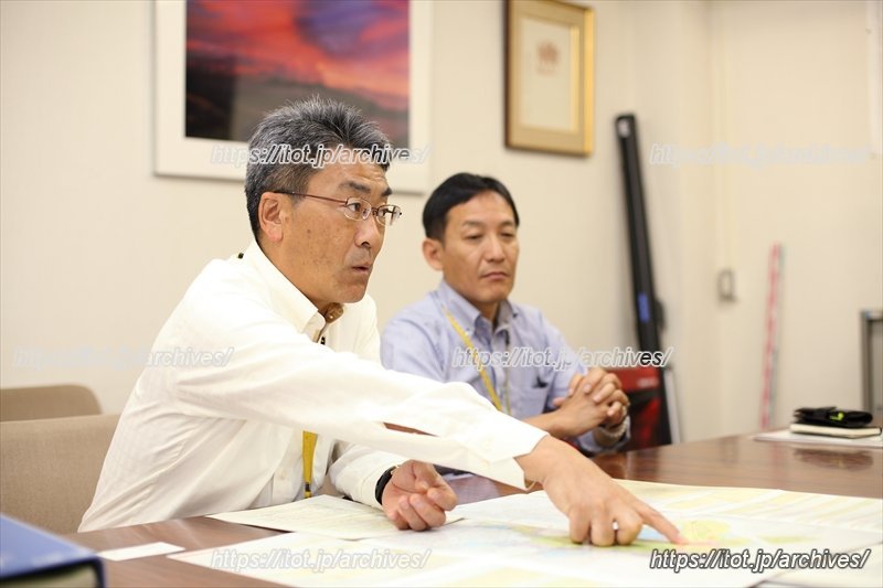 子育てファミリーに人気のTX八潮エリアの魅力/八潮市役所都市デザイン部 中村史朗さん（左）・浅古哲男さん（右）