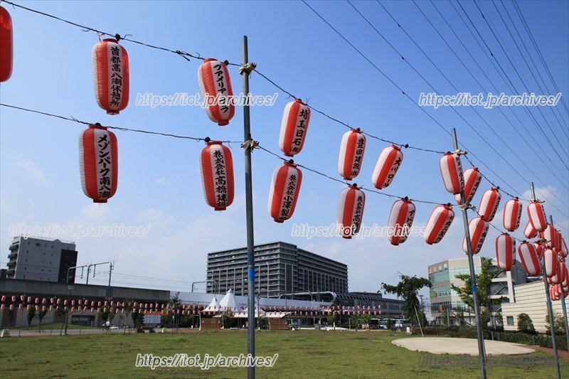 「八潮夜市」の会場となる「やしお駅前公園」付近
