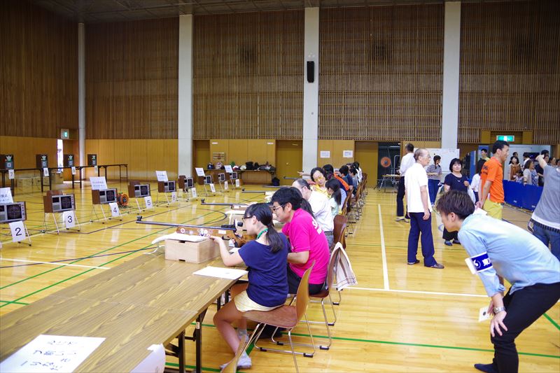 「ビームライフル体験教室」の様子