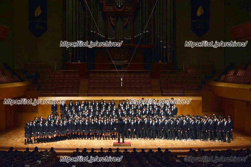 合唱コンクール3年生全体合唱の様子(提供:横浜市立大綱中学校)