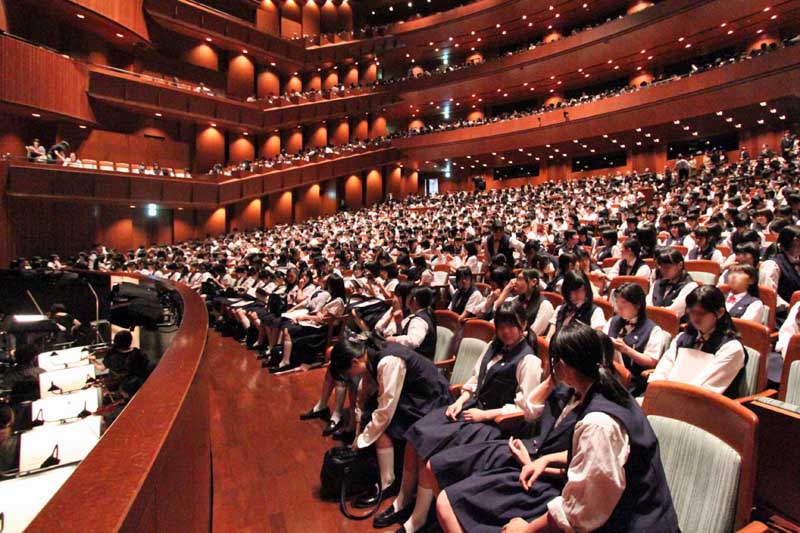 「高校生のためのオペラ鑑賞教室」の様子