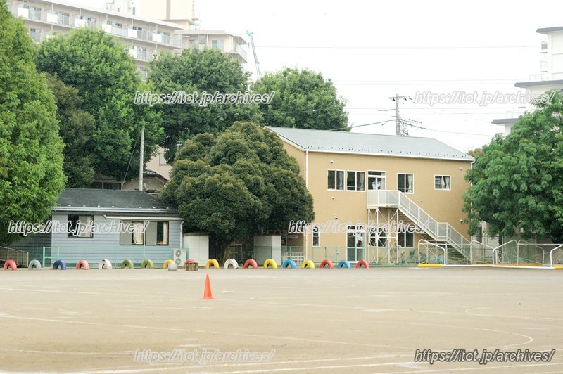朝霞市立朝霞第八小学校　校庭