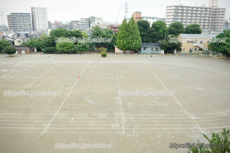 朝霞市立朝霞第八小学校　校庭