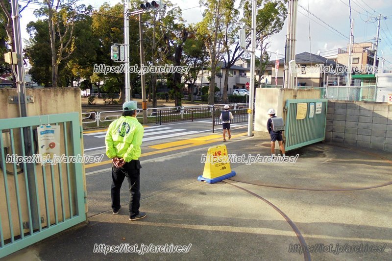 下校時の見守りの様子