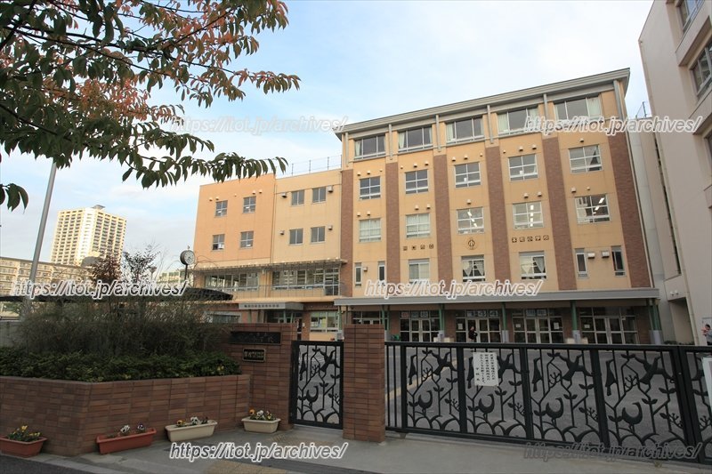 川口市立本町小学校