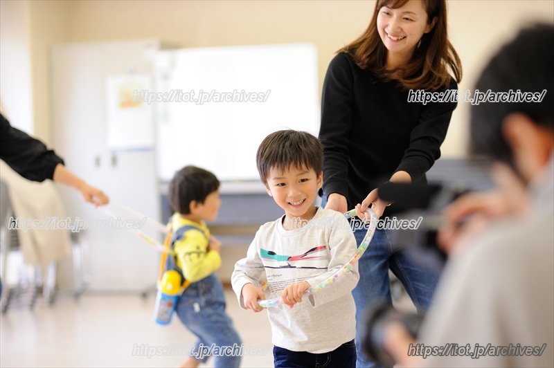 親子で一緒に遊べるリズム遊びのプログラムが多い