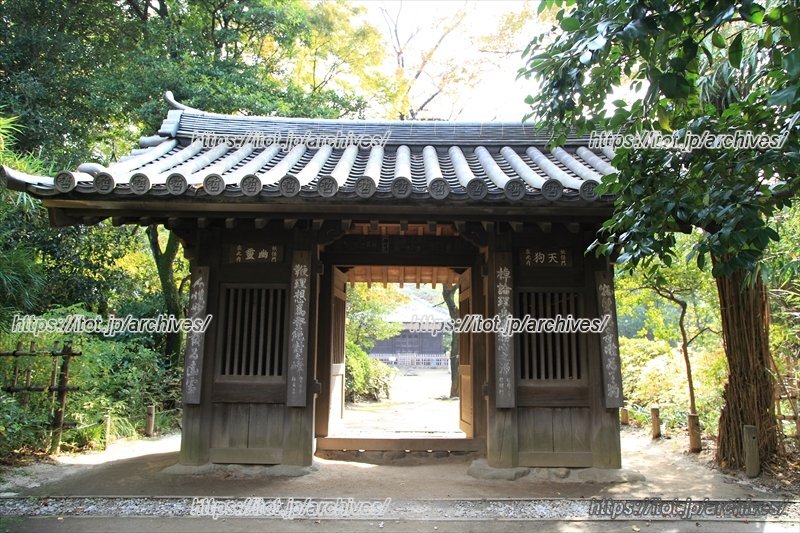 不可解の象徴「哲理門」