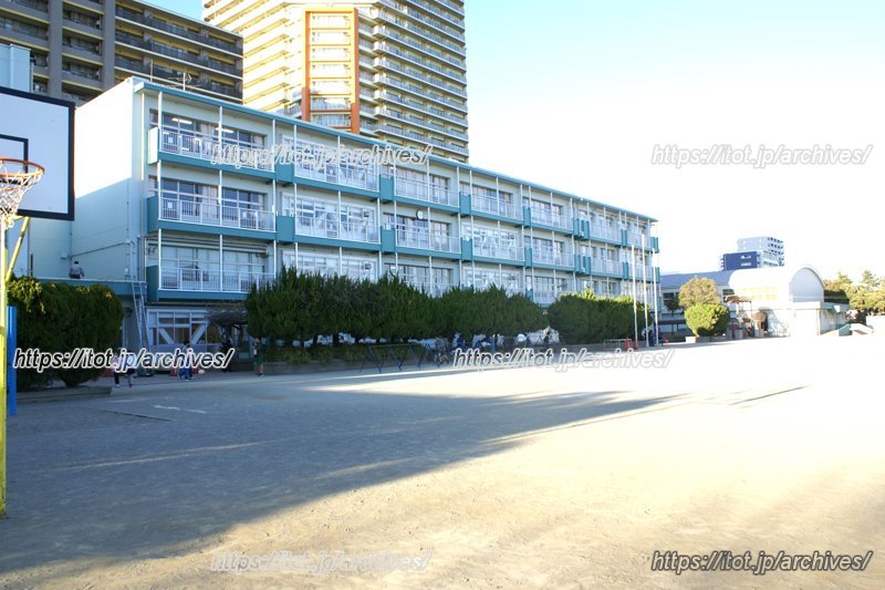 「千葉市立高洲第三小学校」の外観