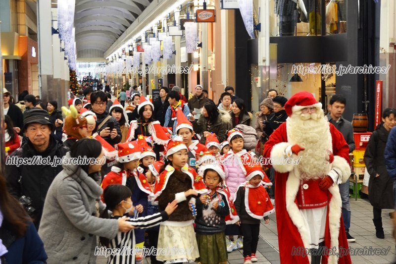 市民から大好評の「サンタフェスタ」