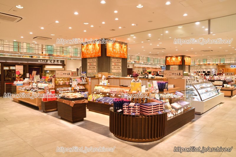 地元ならではの味覚に出会える「きときと市場 とやマルシェ」