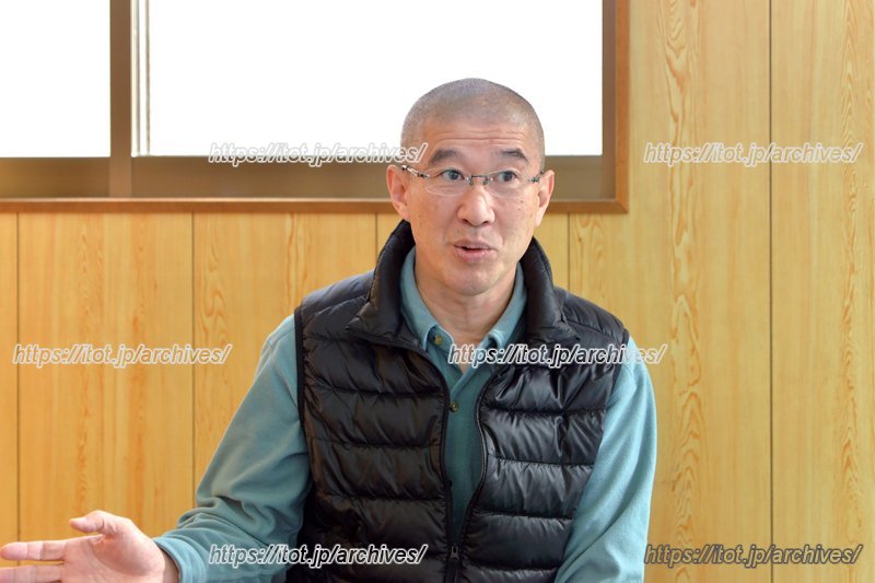 「生田道院」を管理する岩田章三さん、目の前にある「観音寺」の住職であり、少林寺拳法の師範でもある。