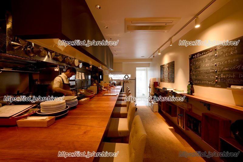 広々とした綺麗な店内