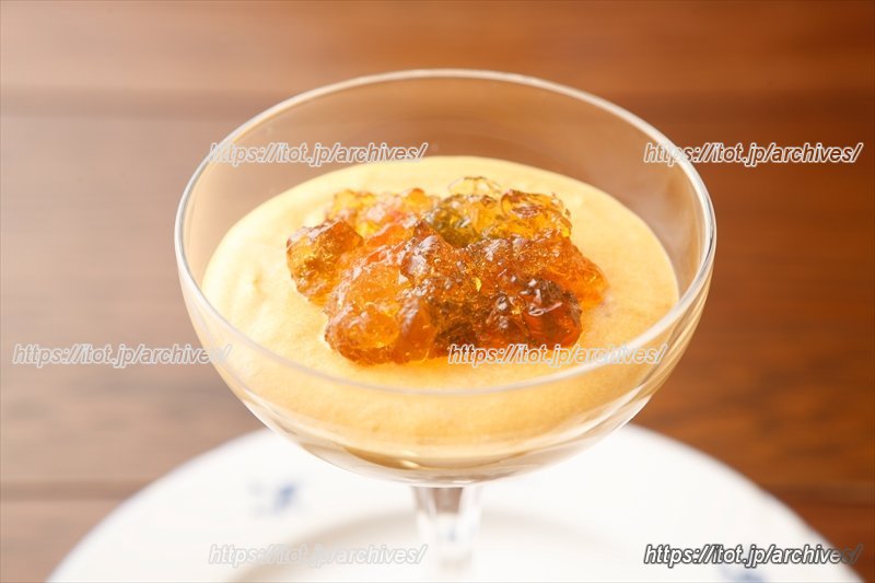 「人参のムース甘海老添え コンソメのジュレとともに」