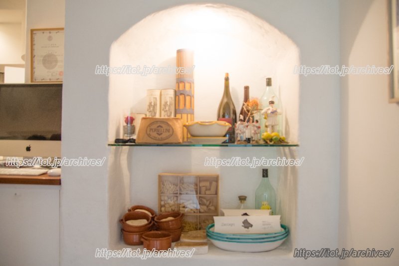 白を基調とした店内