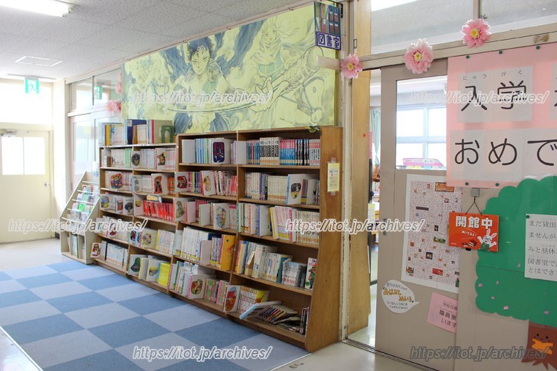 図書室前廊下のスペースを有効活用