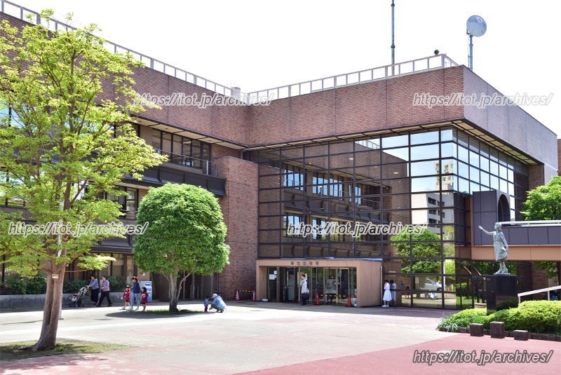 交通利便性と里山の自然が共存<br />市民活動が盛んなアートのまち／川崎市麻生区役所（神奈川県）