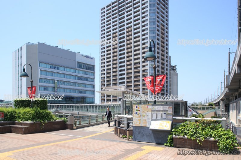 駅周辺の街並み