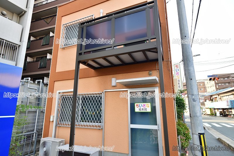 子どもたちのために開かれた「ちいさな絵本館」