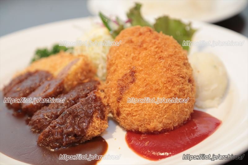 当店一番人気の「やろく盛り合わせ (玉子コロッケとビーフカツ)」