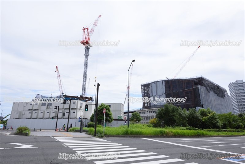 拡張工事中の「パシフィコ横浜」