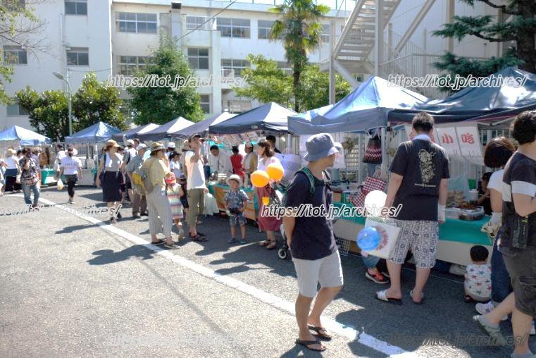 池上まつり　模擬店の様子