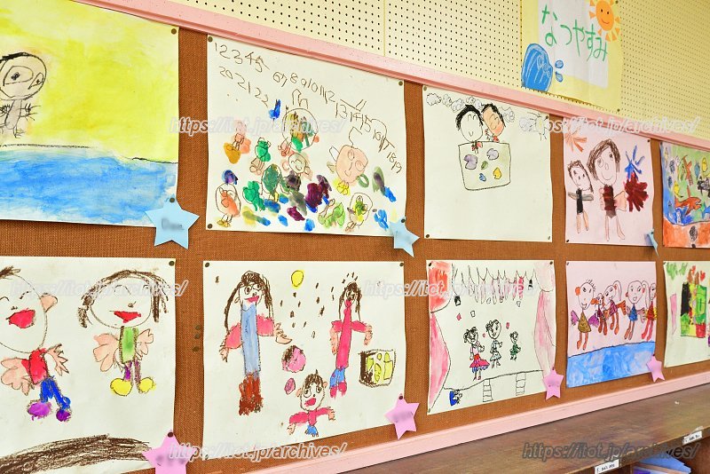 子どもたちが描いた絵