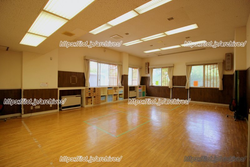 卓球やボール遊などの運動ができる1階の「集会室」