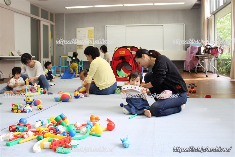 親子でリフレッシュできる、広々とした開放的な空間