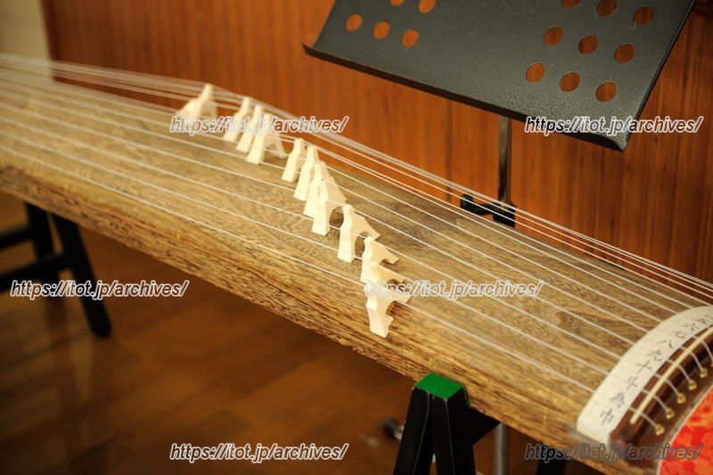 お琴もある音楽室