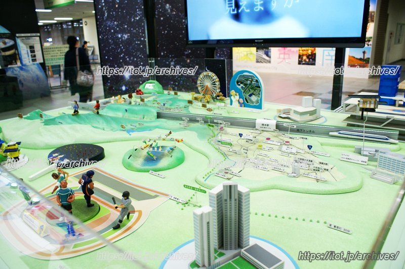 市役所内には相模原市の模型が展示されている