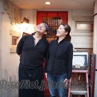 店主の鈴木康弘さんと奥様の顕子さん