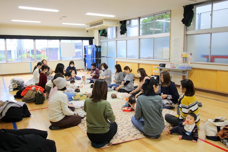木曜日に実施しているゆうキッズ「ほやほやタイム」の様子