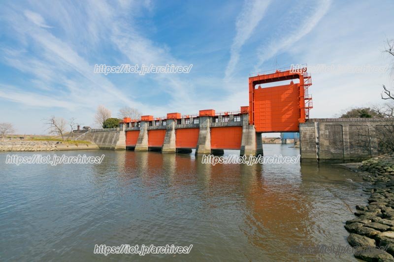 「旧岩淵水門」（赤水門）
