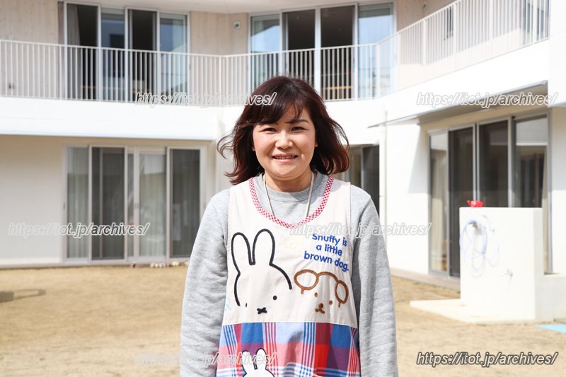 一人ひとりとていねいに関わり、豊かな成長を支える。／トレジャーキッズたかどの保育園 植田伸子先生