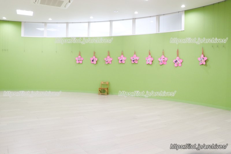 自然の光が差し込む「こもれびひろば」